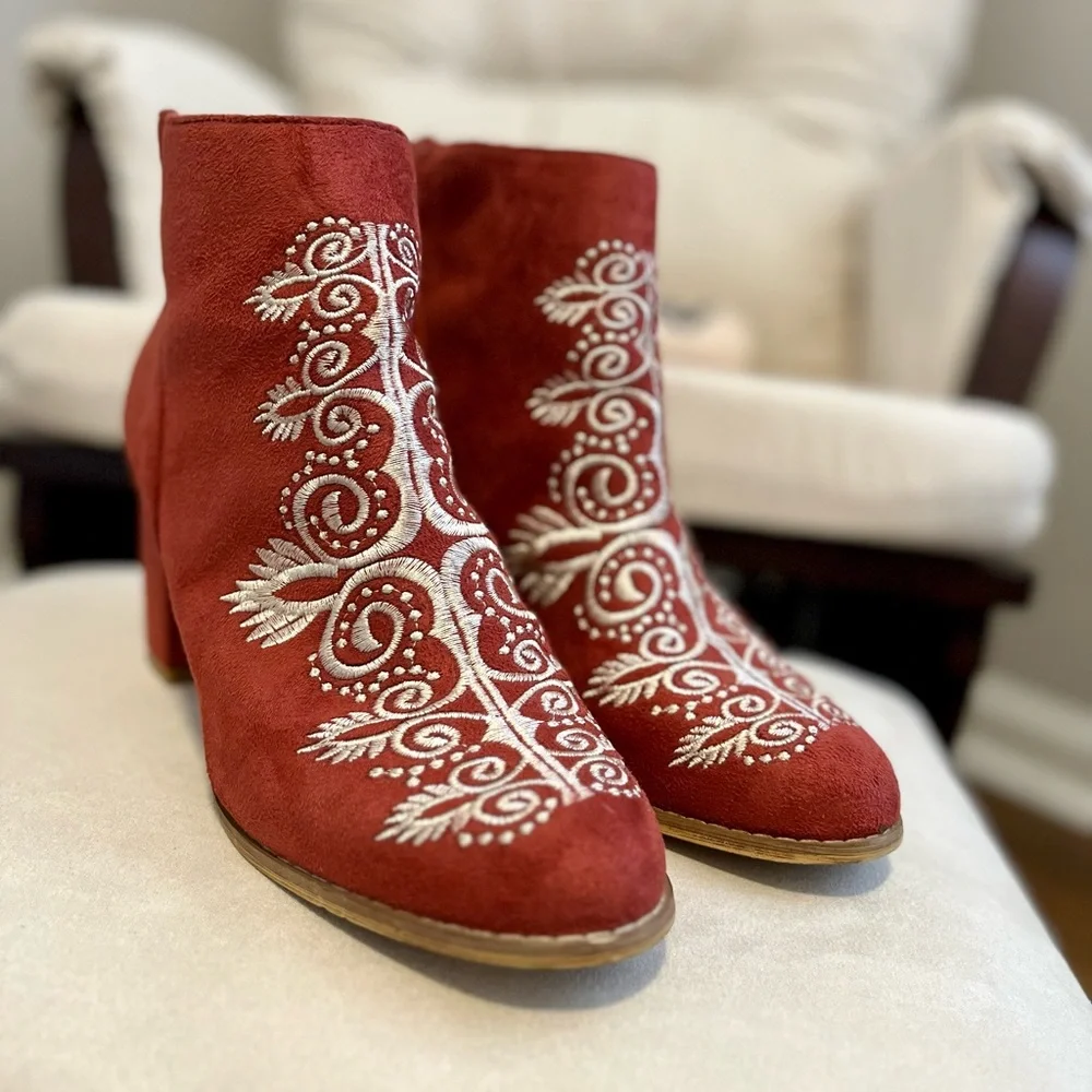 Mi.iM Red Embroidered Ankle Boot, Size 9 - Picture 3 of 7